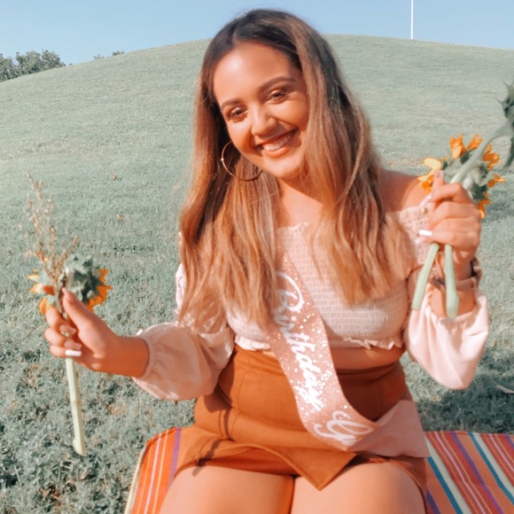 Meet your Posher, Marina - Picture 1 of 1